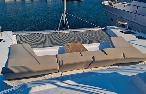 Fountaine Pajot Aura 51 Breezer