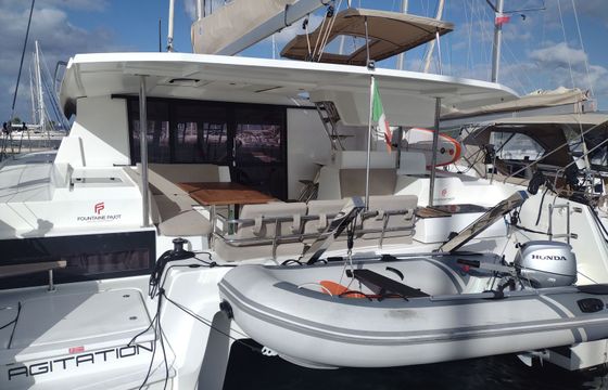 Fountaine Pajot Astrea 42 Agitation