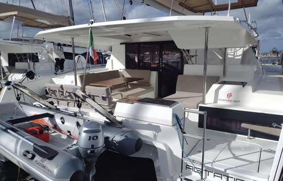 Fountaine Pajot Astrea 42 Agitation