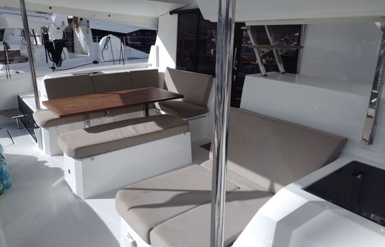 Fountaine Pajot Astrea 42 Agitation