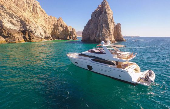 Ferretti 720 Alamar 2