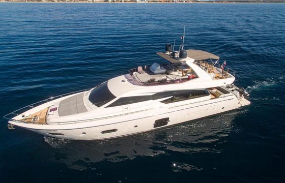 Ferretti 720 Alamar 2