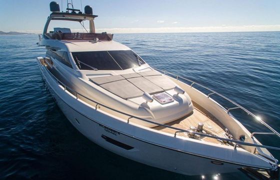 Ferretti 720 Alamar 2