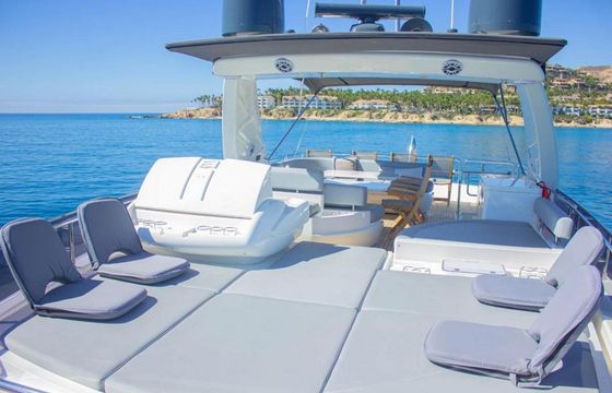 Ferretti 720 Alamar 2