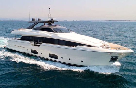 Ferretti 960 Lontano