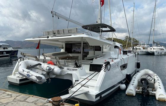 Fountaine Pajot Elba 45 Halle Berry