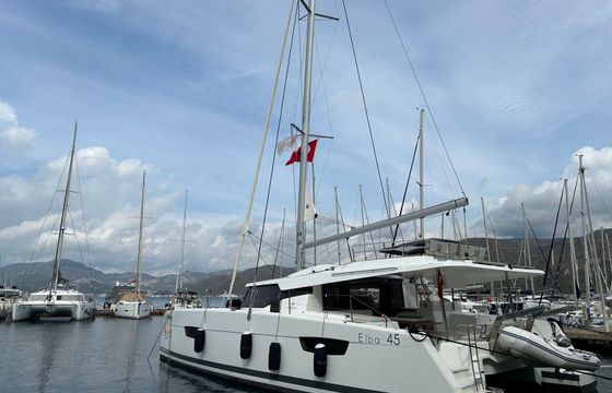 Fountaine Pajot Elba 45 Halle Berry