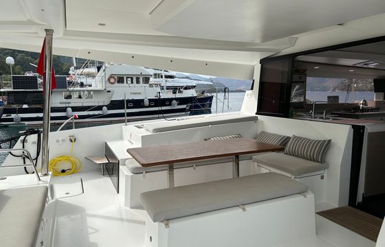 Fountaine Pajot Elba 45 Halle Berry