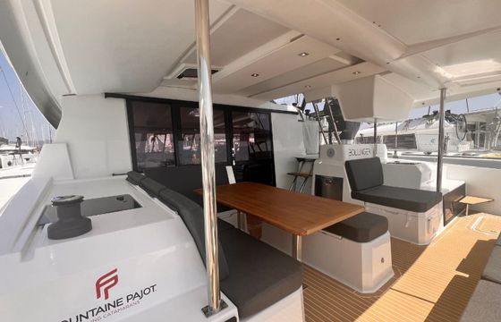 Fountaine Pajot Astrea 42 Bollinger