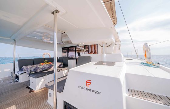 Fountaine Pajot Helia 44 Knyps