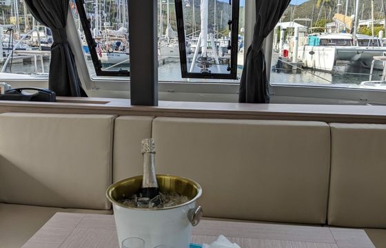 Fountaine Pajot Isla 40 Hoppy Choppy