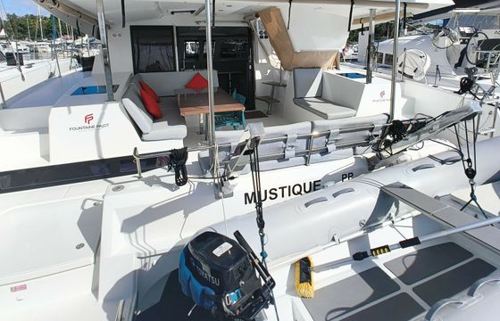 Fountaine Pajot Isla 40 Mustique