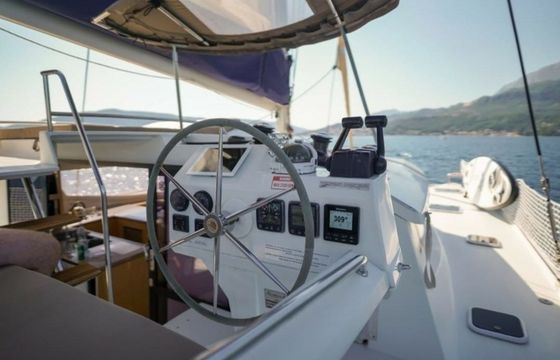 Fountaine Pajot Helia 44 Bald Eagles