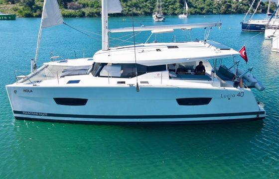 Fountaine Pajot Lucia 40 Hola