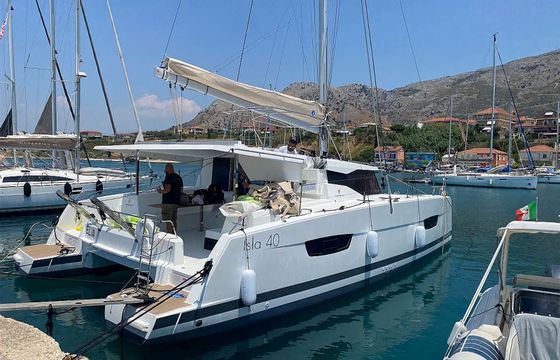 Fountaine Pajot Isla 40 Elia