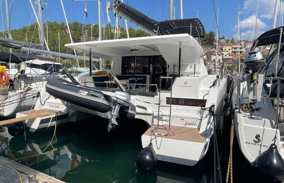 Fountaine Pajot Isla 40 First Step