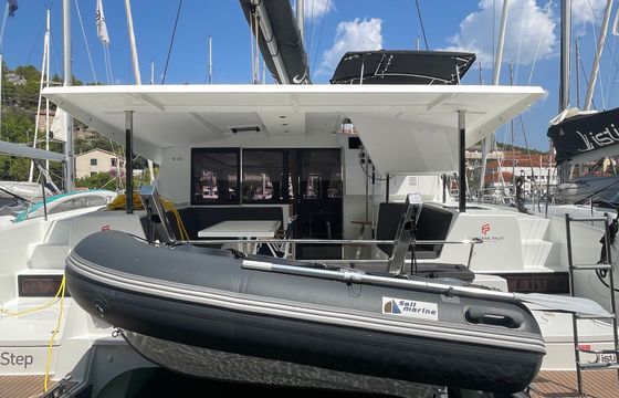 Fountaine Pajot Isla 40 First Step