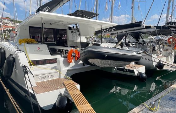 Fountaine Pajot Isla 40 First Step