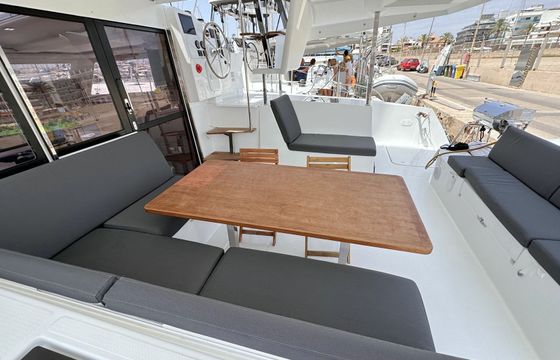 Fountaine Pajot Isla 40 Laja