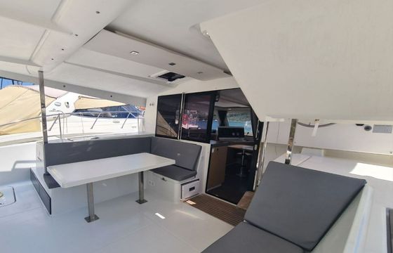 Fountaine Pajot Lucia 40 Akialoa