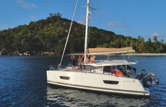 Fountaine Pajot Lucia 40 Eluchil