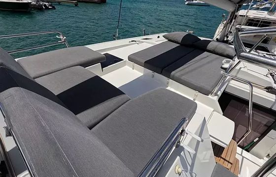 Fountaine Pajot Saona 47 Champs-Elysees