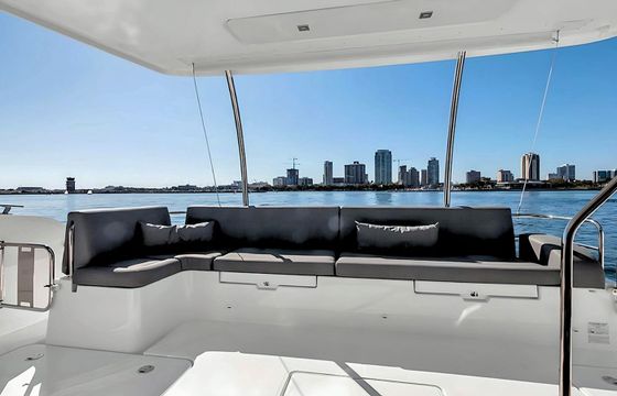 Fountaine Pajot MY 5 Red Lyon