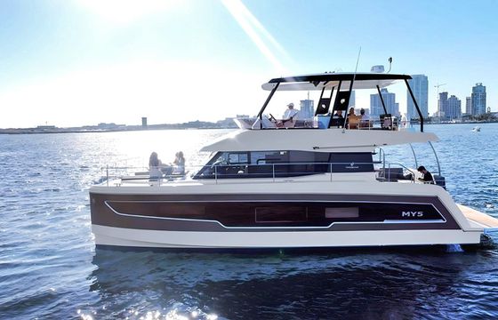 Fountaine Pajot MY 5 Red Lyon