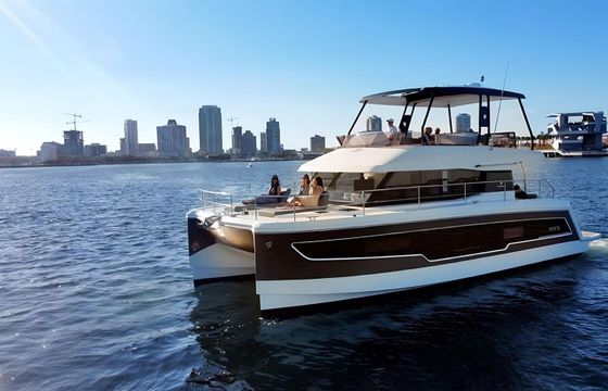 Fountaine Pajot MY 5 Red Lyon