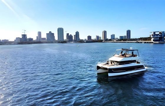 Fountaine Pajot MY 5 Red Lyon