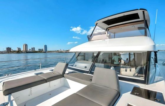 Fountaine Pajot MY 5 Red Lyon