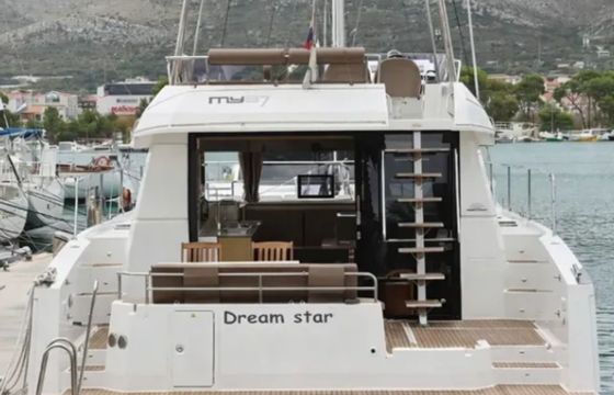 Fountaine Pajot MY 37 Dream Star