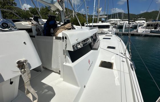 Fountaine Pajot Saona 47 No Shoes