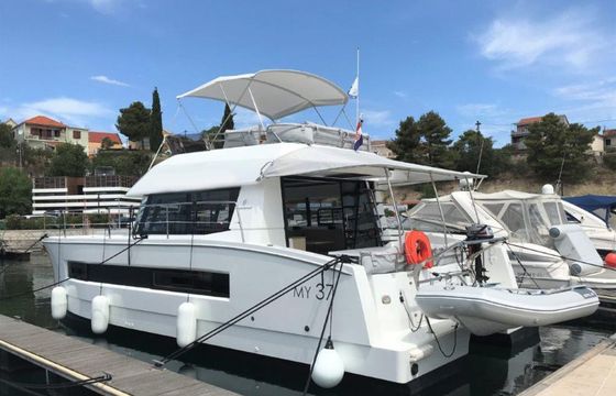 Fountaine Pajot MY 37 Thunderball