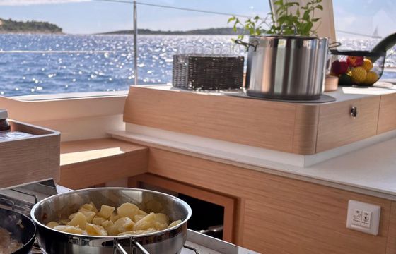Fountaine Pajot New 41 Acamar
