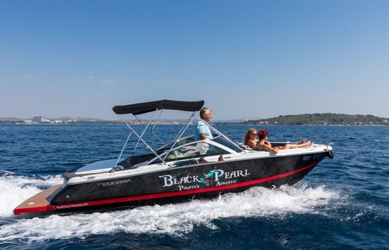 Four Winns 210 Horizon Black Pearl