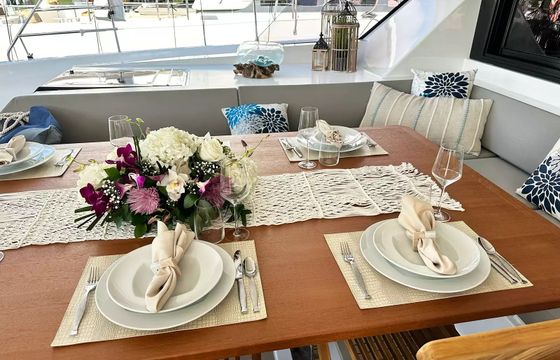 Fountaine Pajot Samana 59 Port to Vino