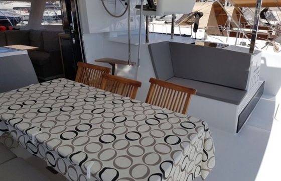Fountaine Pajot Lucia 40 Luce