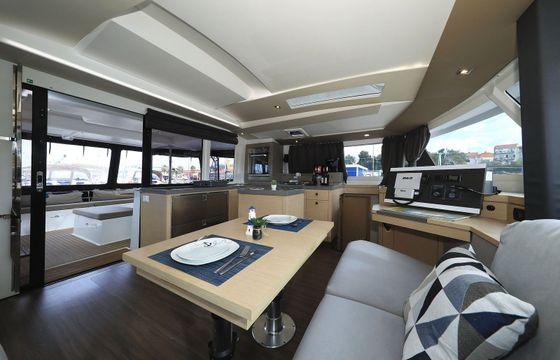 Fountaine Pajot Saona 47 Aquarius