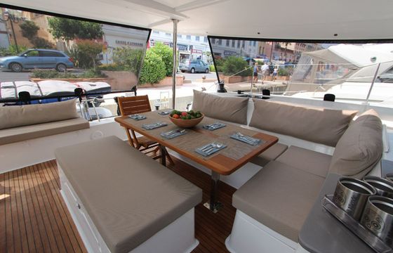 Fountaine Pajot Helia 44 Allende