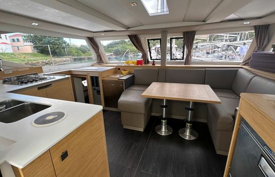Fountaine Pajot Isla 40 Calico
