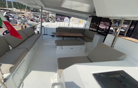 Fountaine Pajot Tanna 47 Calypso