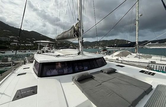 Fountaine Pajot Saona 47 Parrot Ice