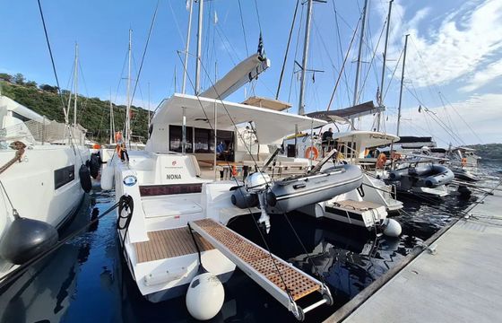 Fountaine Pajot Isla 40 Nona