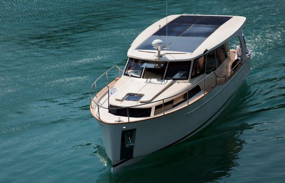 Greenline 33 Kragero Electric yacht
