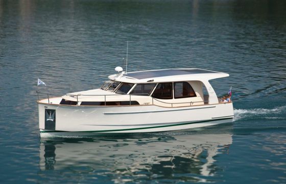 Greenline 33 Kragero Electric yacht