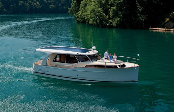 Greenline 33 Kragero Electric yacht