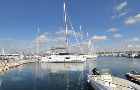 Fountaine Pajot Saona 47 Fee