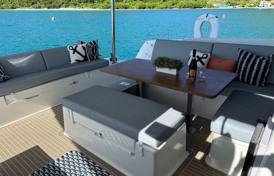 Fountaine Pajot Tanna 47 Feeling Knotty