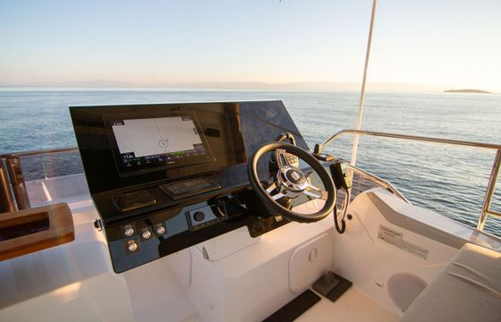 Fountaine Pajot Power 67 Ariva